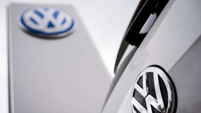 Volkswagen admits 11 million cars have emissions cheating device