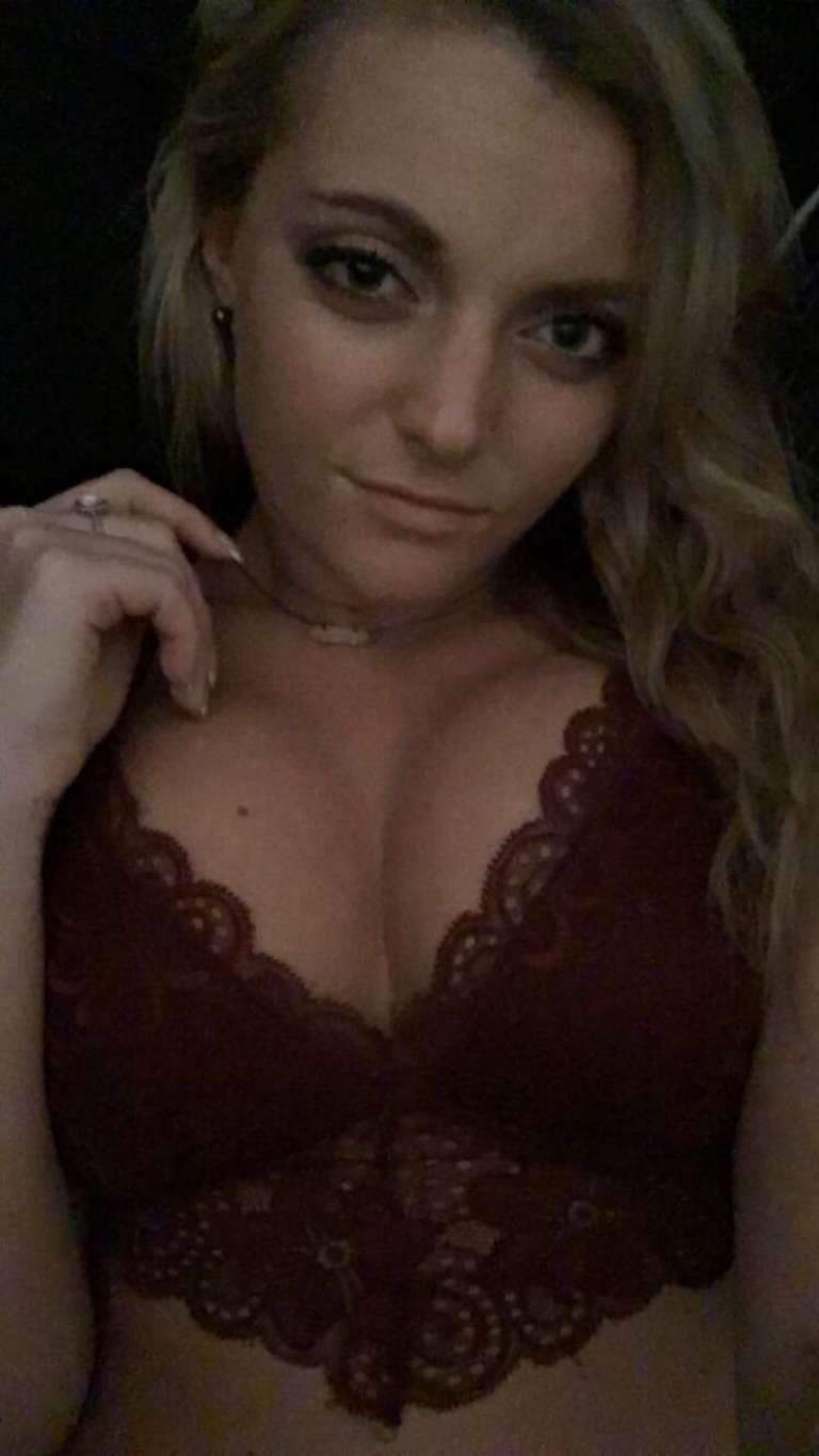 Add my Snapchat kkellyt0x