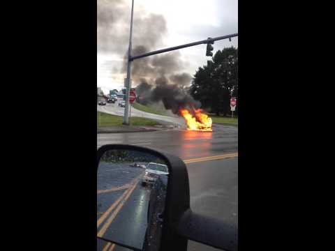 #Tesla Model S on fire after it hits object on HOV lane near Kent, Washington