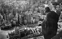 Dresden's firebombing haunts rebuilt German city - BBC News