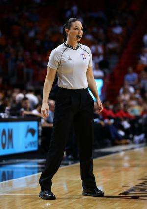 Chris Paul says ref remarks only anger at call and not because she's a female