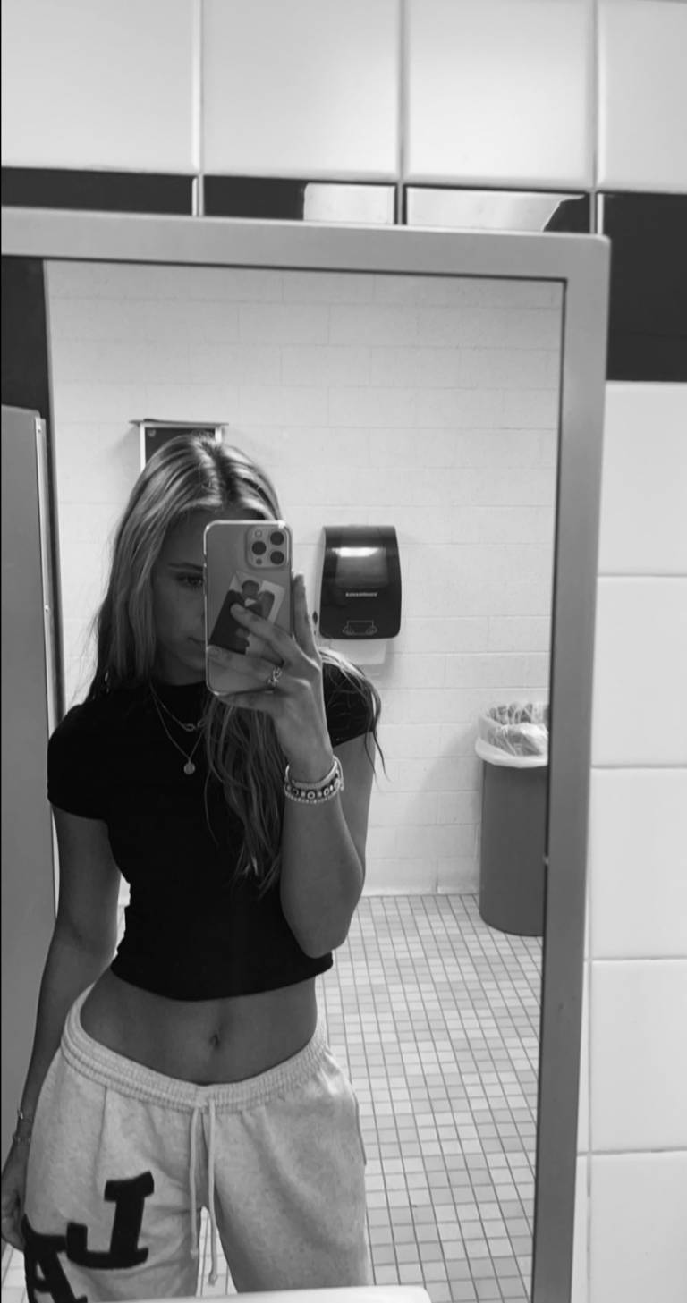 👻: chloe_sinclair9