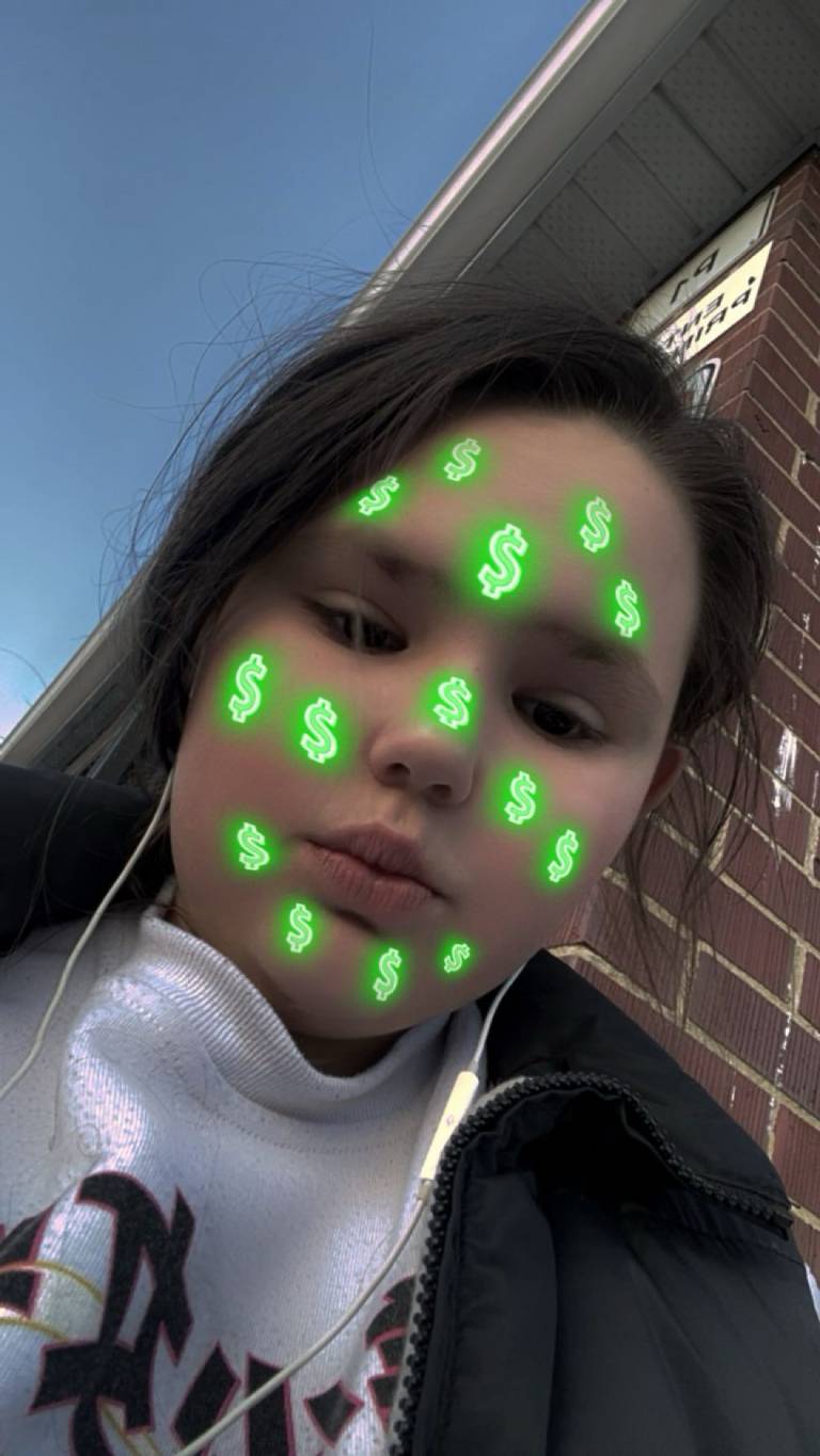 Story by @daphypou posted on March 20, 2025