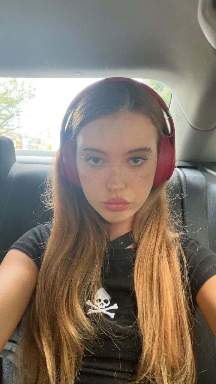 Who likes goth girls