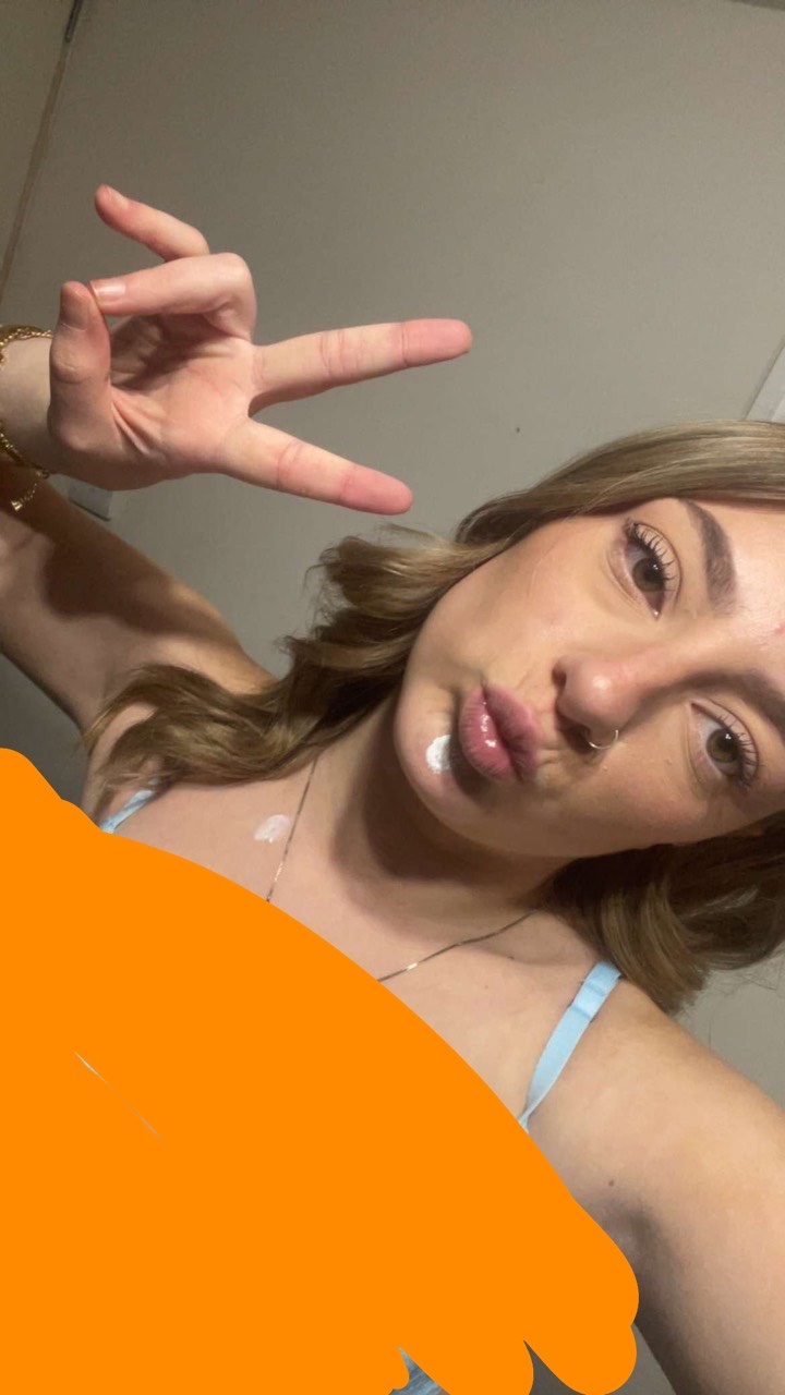 Story by @chloexcooke posted on May 14, 2025