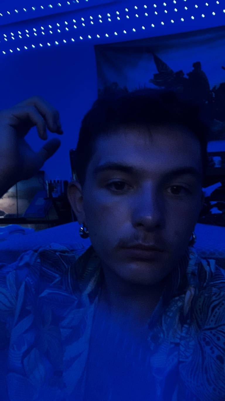 Bored hmu
