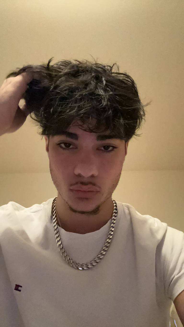 Story by @gregorios posted on July 29, 2025