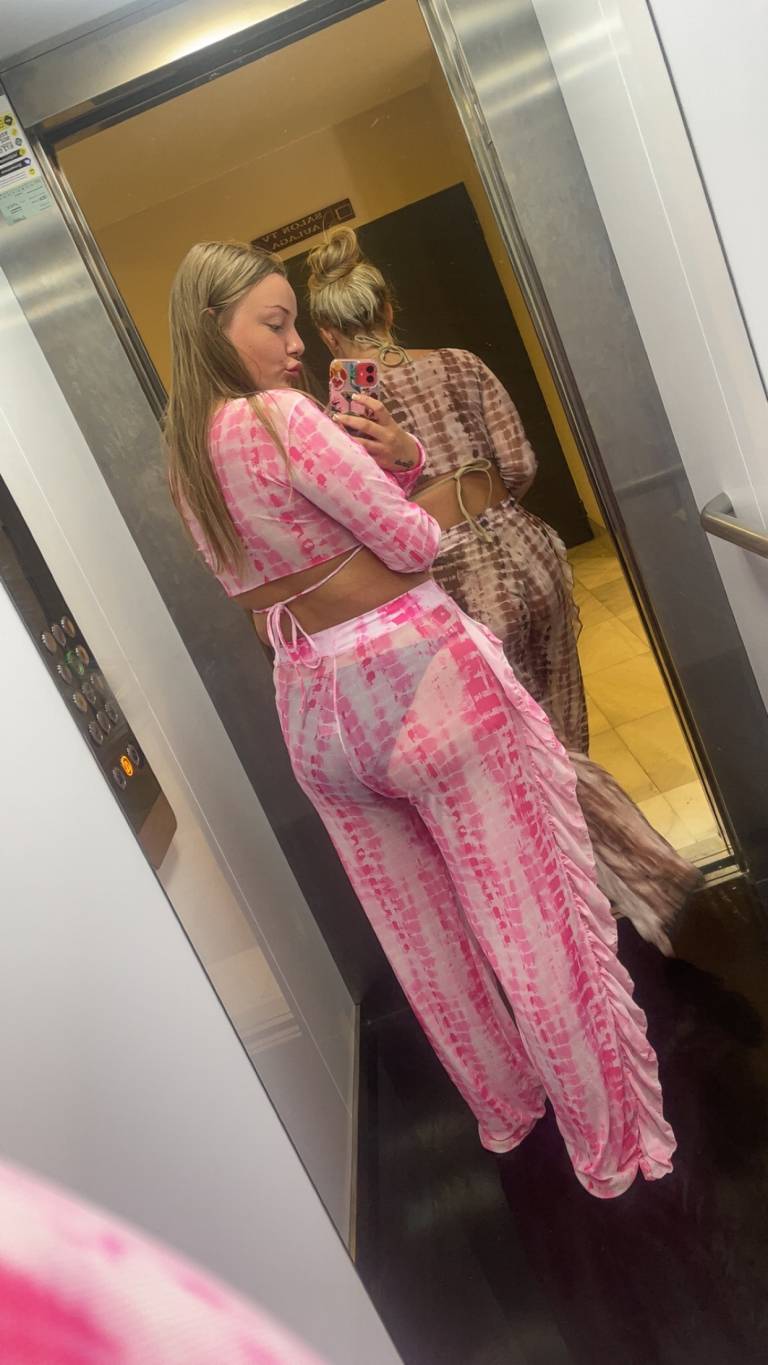 Story by @amberax posted on August 17, 2025