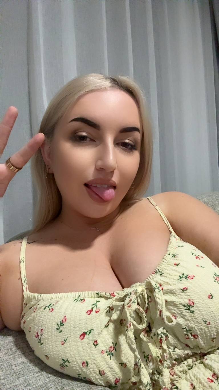 Story by @chatnix7 posted on October 25, 2025