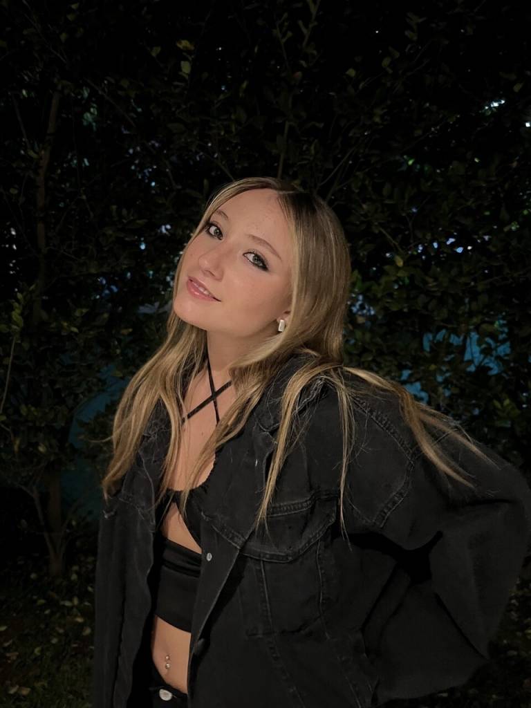 Story by @Nics06 posted on November 14, 2025