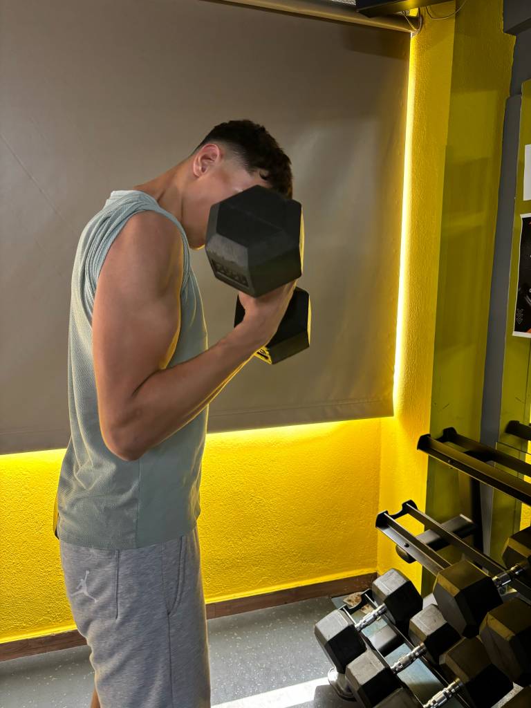 Story by @kostakis posted on September 30, 2025