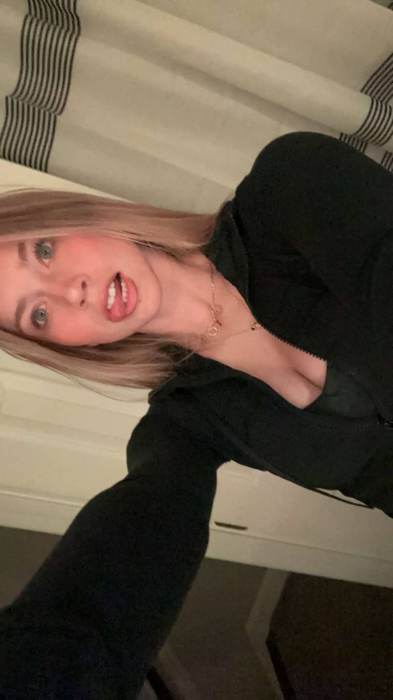 Story by @Baddie_Alert posted on October 10, 2025