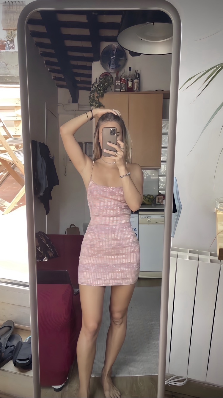 Story by @jesssica posted on October 10, 2025