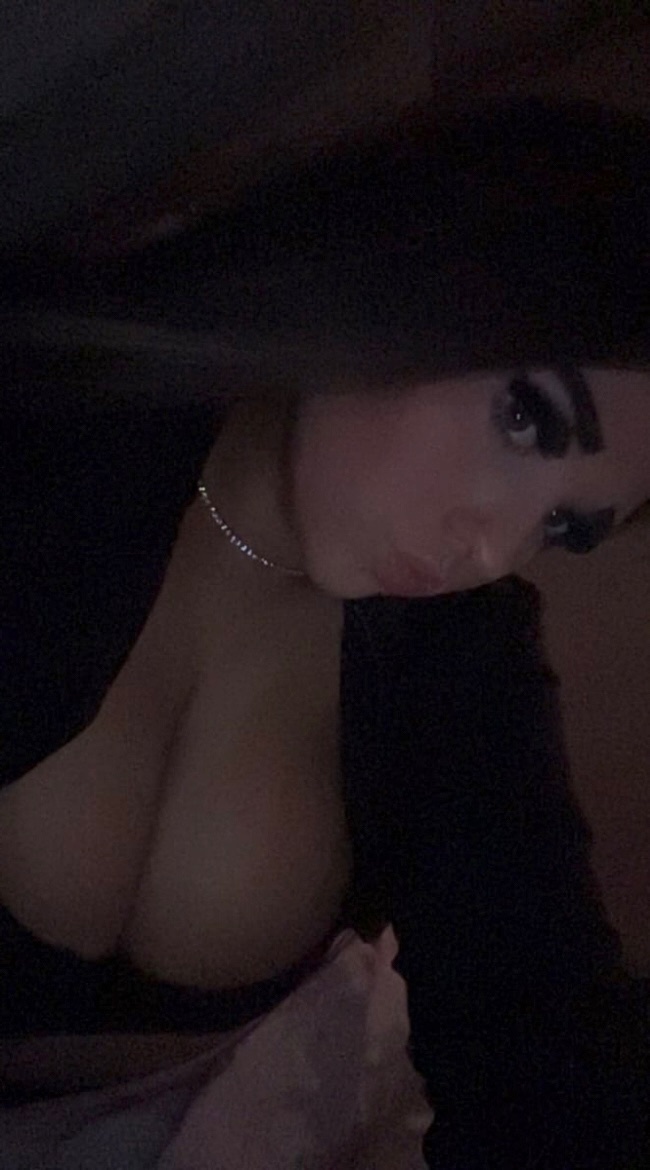 Story by @leahkeelin posted on October 18, 2025