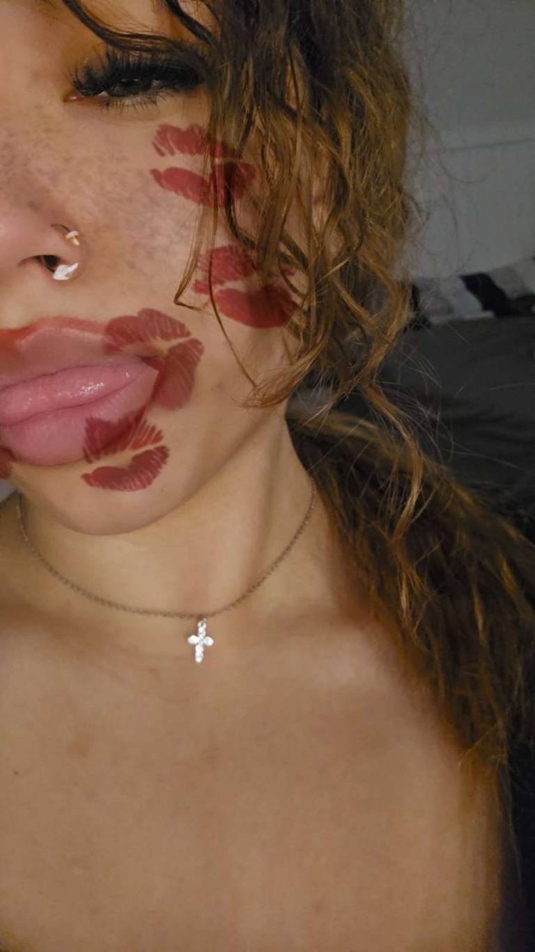 Story by @mileyyyy posted on October 30, 2025