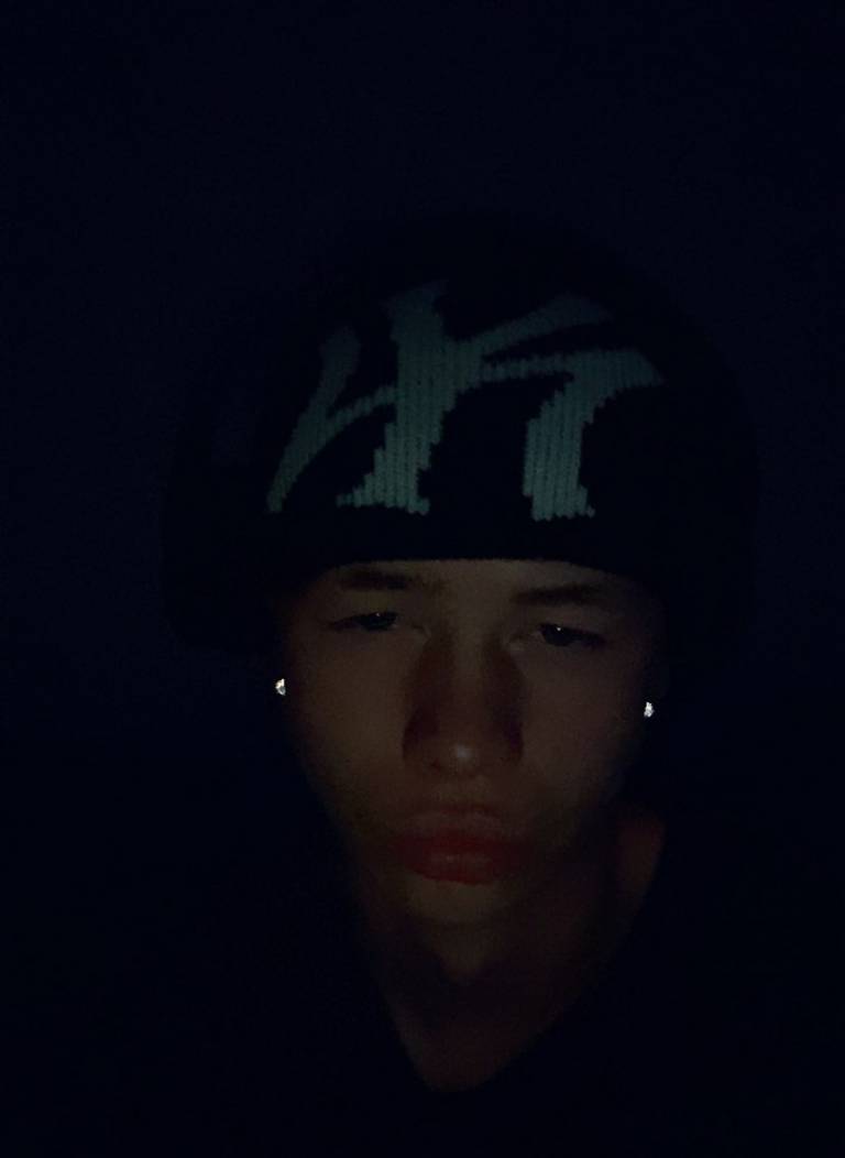 Down to trade wit anyone (girls only)