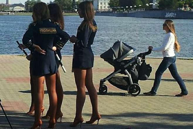 When I go to Moscow, I will definitely commit a crime! Look at this picture of #RussianPoliceWomen