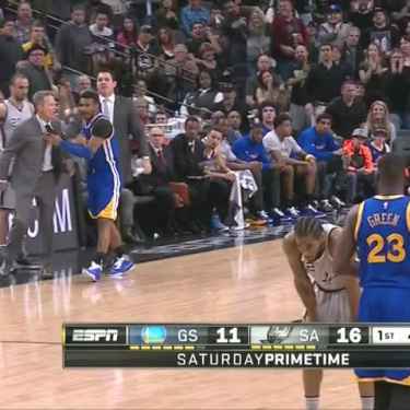 Steve Kerr yelled at ref, got a technical, then smiled at Gregg Popovich