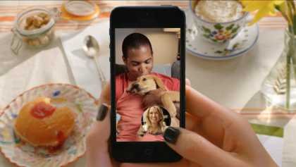 You can now send and receive text messages with the new #Snapchat update