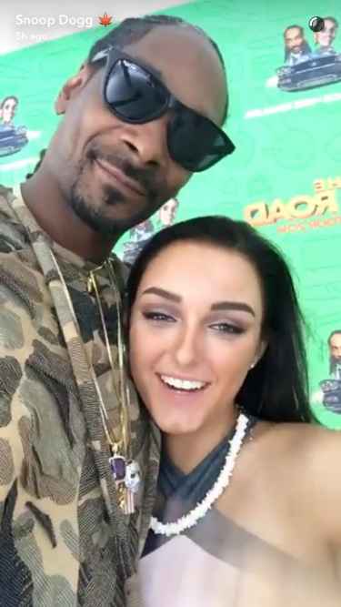 Snoop Dogg chillin and smoking with Pittsburgh fans on Snapchat...