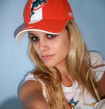 20 F, looking for cute guys to kik add me lilyrose93