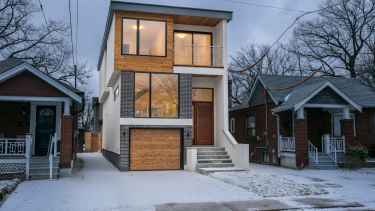 A Modern Home in 19 Crewe Avenue, Toronto, Ontario