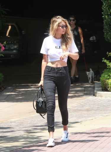 Gigi Hadid Style Inspiration: Jeans and White T-Shirt