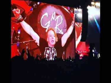 Guns N' Roses - Sweet Child O' Mine LIVE at #Coachella2016