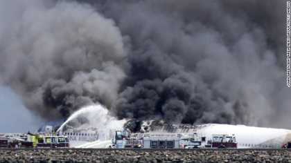 #News: Boeing 777 airliner crash lands at San Francisco airport