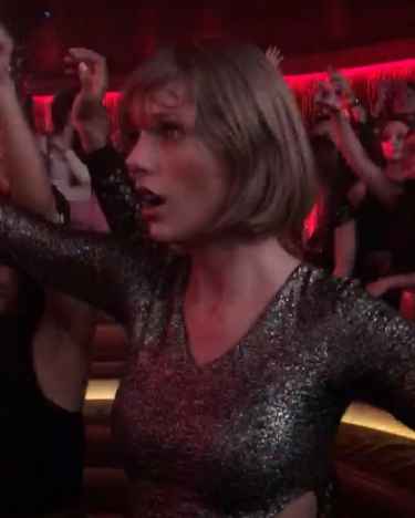 Taylor Swift going crazy for the drop #EDM