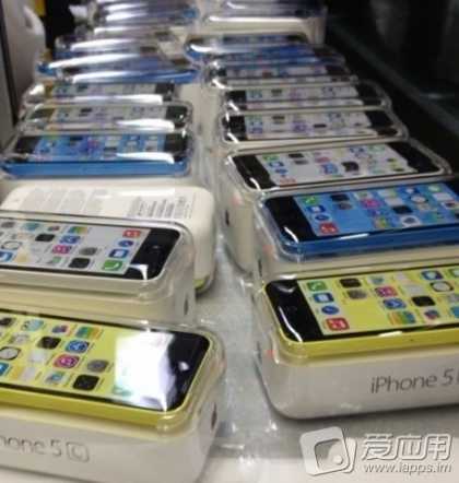#Tech: Leaked Pics Show #Apple's Rumored Budget iPhone 5C in Many Colors
