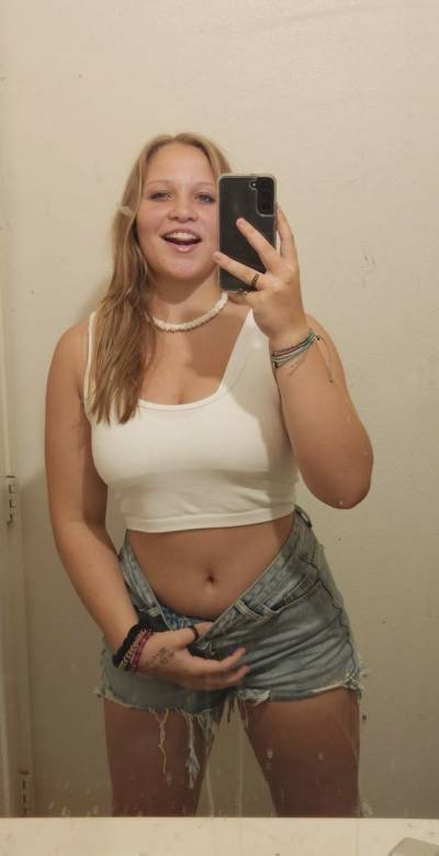 #freak 25 f single mom! HMU