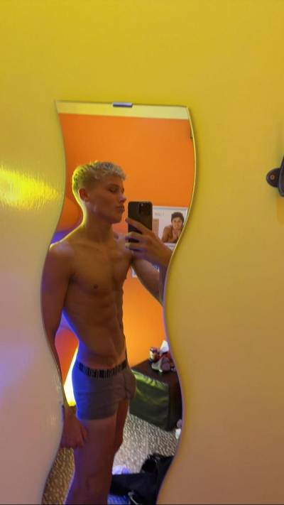 Hit me up on kik :) Really hot right now