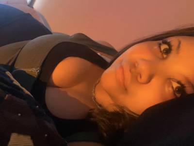 hmu. 👀🤭