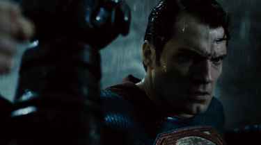 Batman v Superman: Dawn of Justice - Official Final Trailer