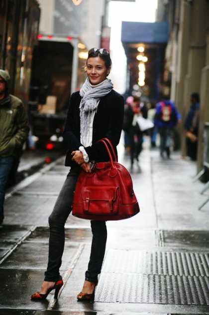 Love this #fall style ensemble | #scarf #bag