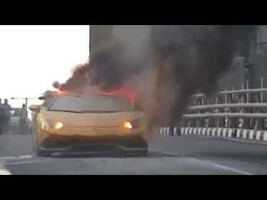 #Lamborghini #Aventador caught on fire on the streets of Dubai