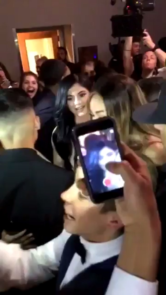 Kylie Jenner goes to high school prom and everyone goes crazy ❤️