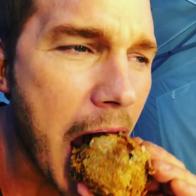 Chris Pratt raps 'Carrot Cake Muffin' in his #WhatsMySnack episode